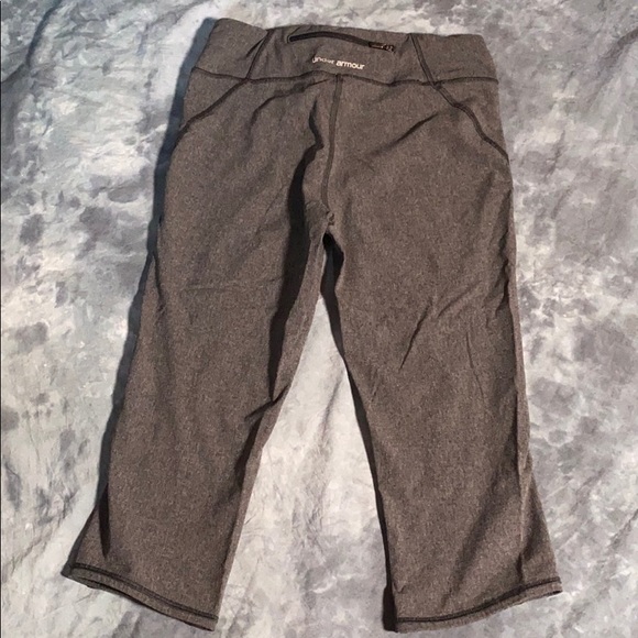 💚 3 for $15 💚 - Under Armour Capris approximate size Small - Picture 11 of 16